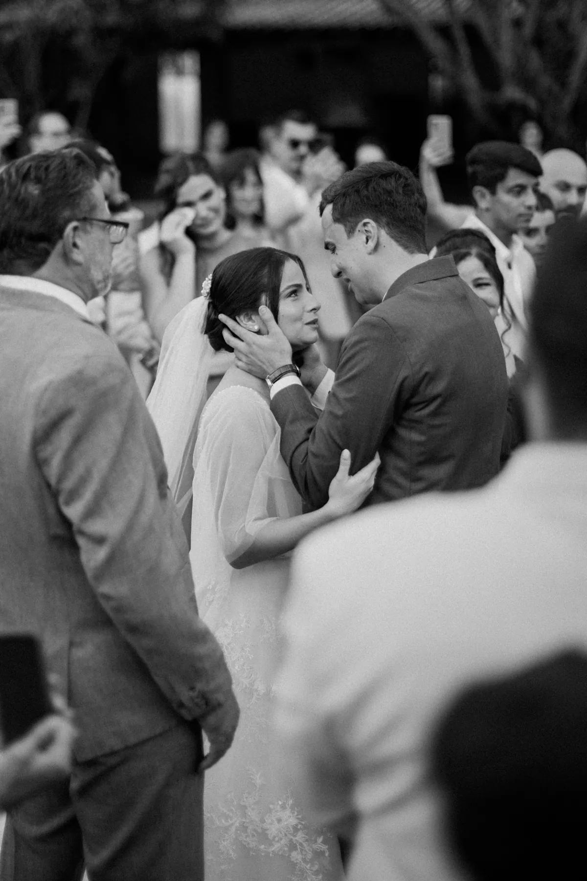 Casal dançando na festa